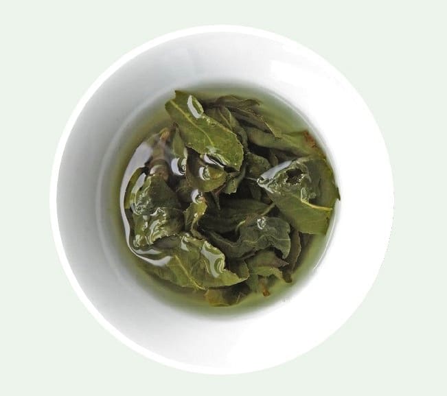Infusion in a cup of Pouchong oolong tea
